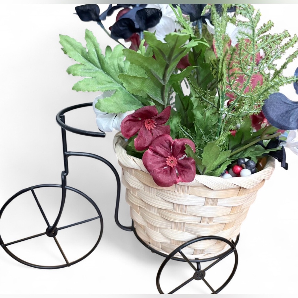 Tricycle Shaped Black Metal Frame & Wicker Basket Home Decor Planter 9" Length